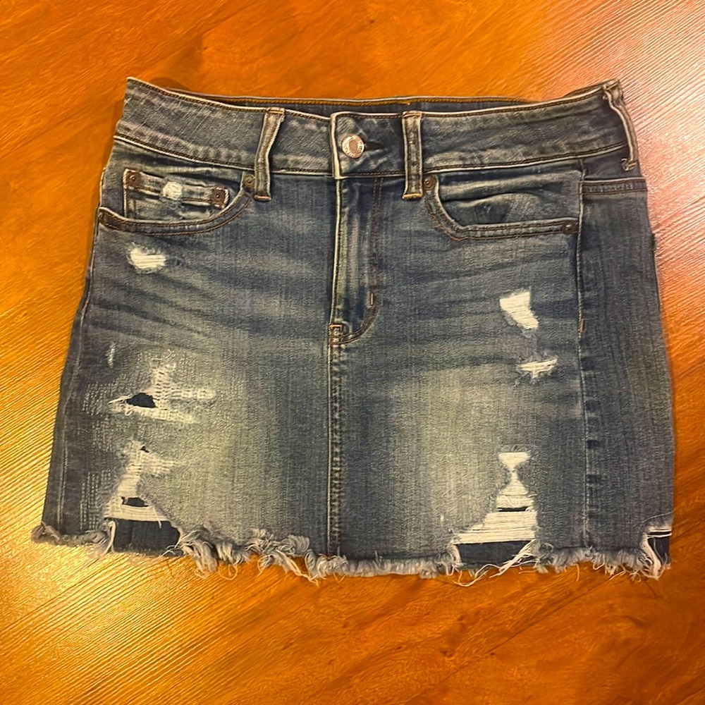 American eagle size 2 super stretch denim mini skirt distressed